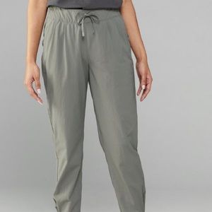 REI Womens Beyonder Pant in Sage Size Small
